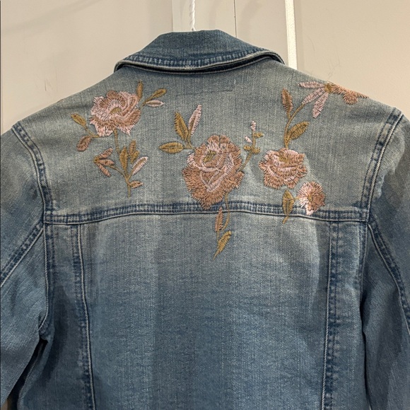 Mossimo Supply Co. Jackets & Blazers - Jean Jacket🌸embroidered🌸design
Light blue washed see all pictures